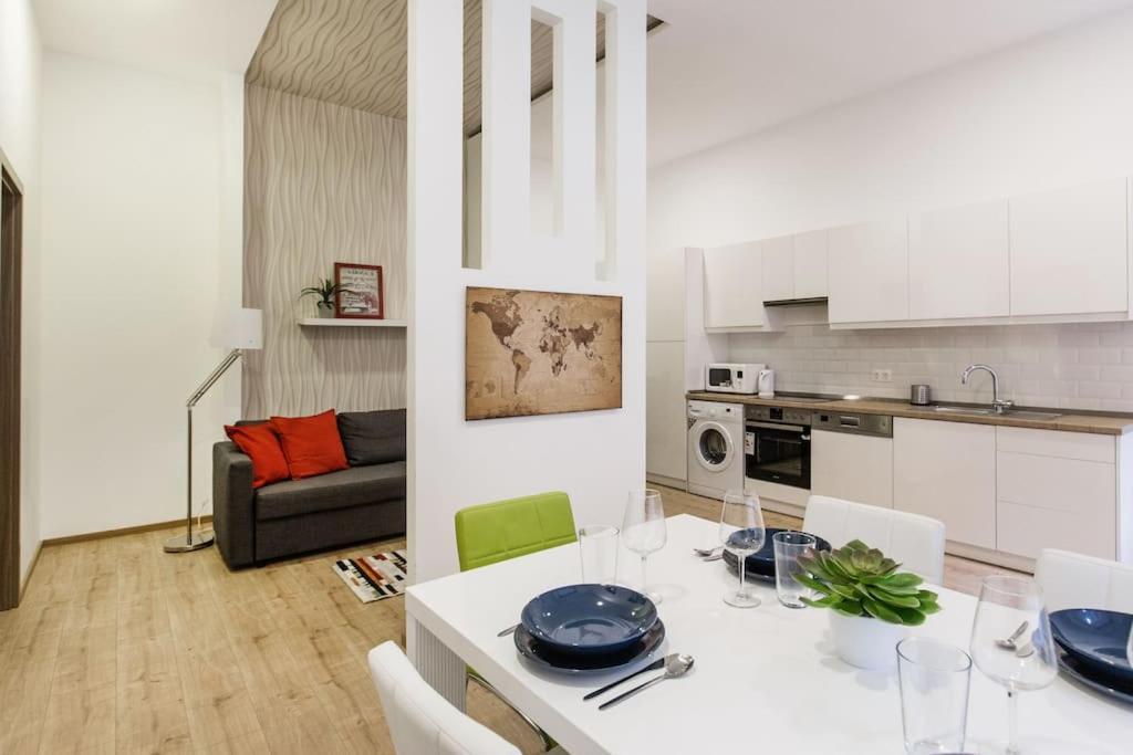 Designer Dream Home In The Ruin Bar District W A/C Budapest Exterior photo